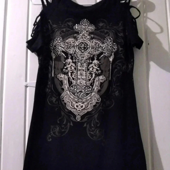 Folter gothic ripped cross tee-large NWOT - Picture 5 of 8